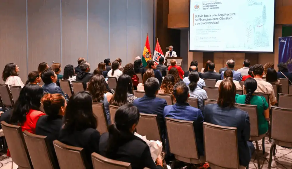 Perú y Bolivia fortalecen cooperación en acciones climáticas Perú y Bolivia fortalecen cooperación en acciones climáticas