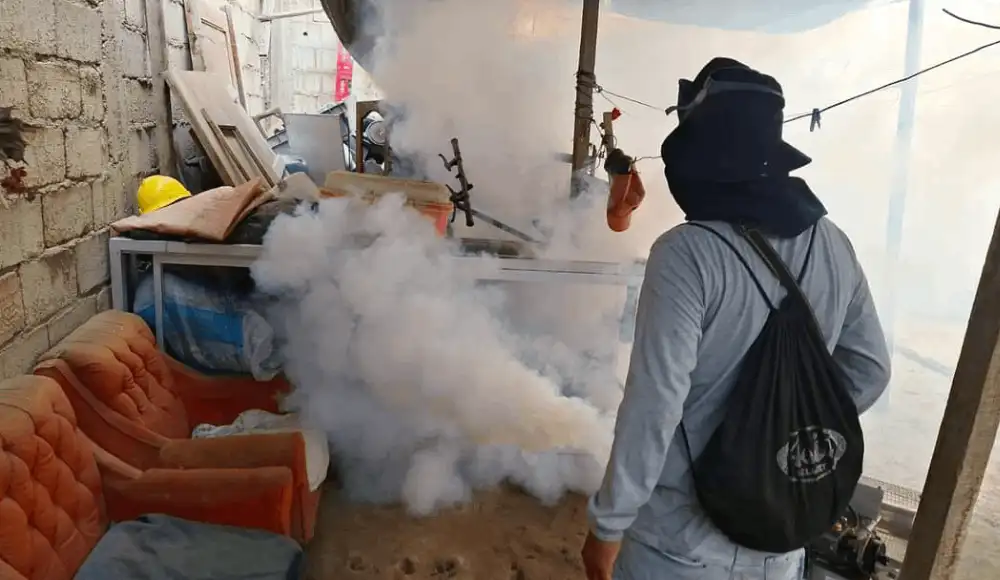 Viviendas de Piura son fumigadas para combatir el dengue. Viviendas de Piura son fumigadas para combatir el dengue.