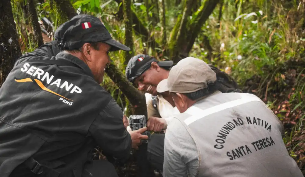 Guardaparque peruano es reconocido por la National Geographic. Guardaparque peruano es reconocido por la National Geographic.