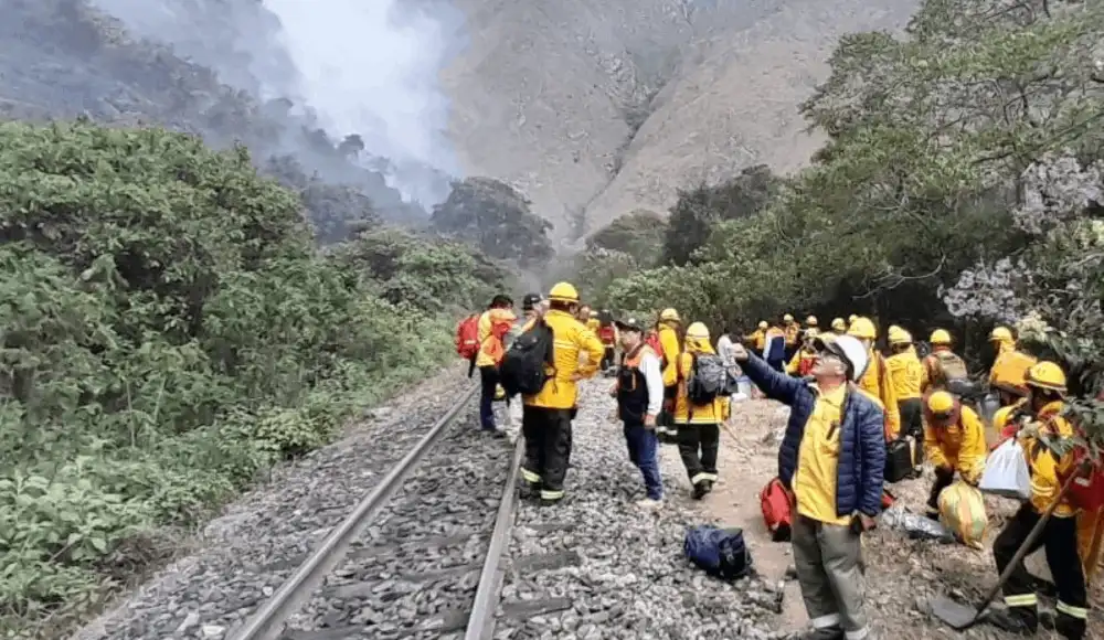Incendio forestal fue liquidado en Machu Picchu tras intensa labor. Incendio forestal fue liquidado en Machu Picchu tras intensa labor.