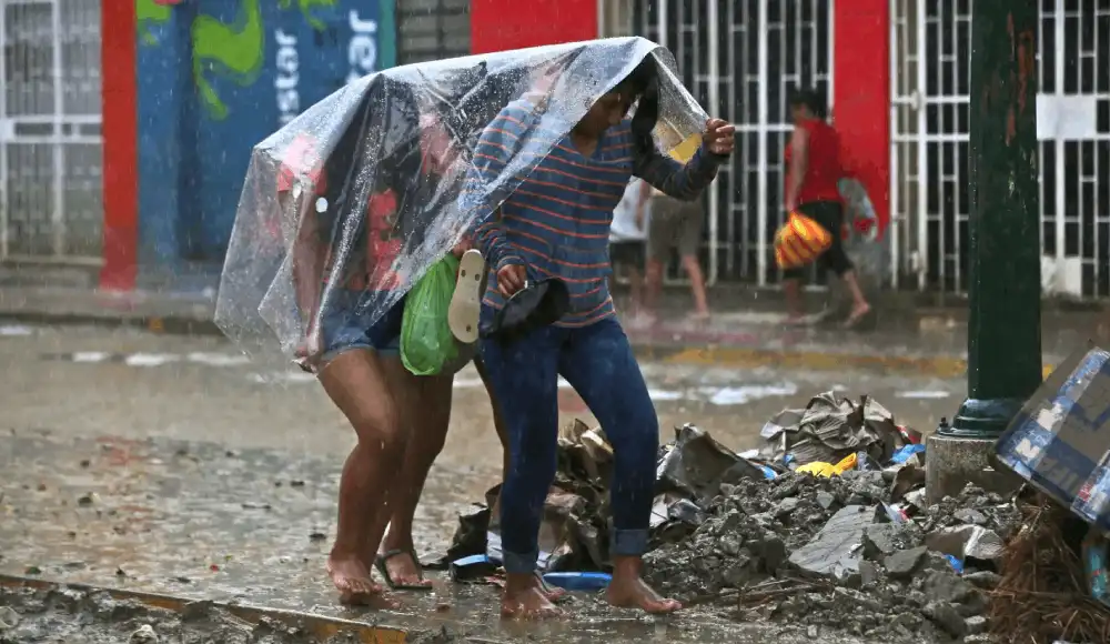 El Niño extraordinario adelanta lluvias en la costa norte El Niño extraordinario adelanta lluvias en la costa norte