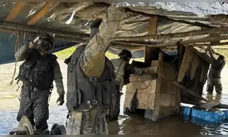 Minería ilegal: destruyen nueve dragas en Puerto Inca