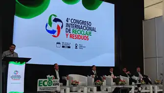Expertos exigen pasar a la acción ante la crisis ambiental en un país que recicla apenas el 2.7 % de sus residuos