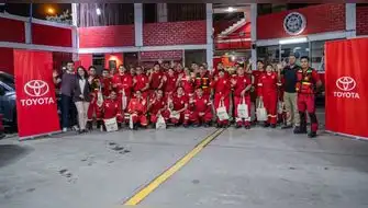 Bomberos de Lima Norte reciben capacitación para atender vehículos híbridos auto-recargables, híbridos enchufables y eléctricos