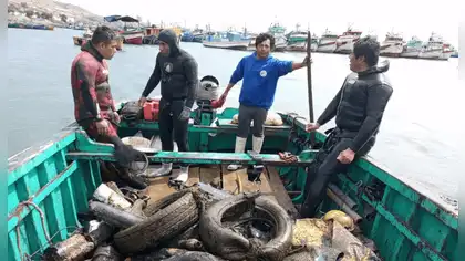 Piura: buzos artesanales retiran 16 toneladas del mar